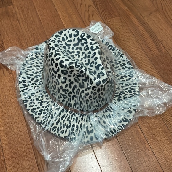 Leopard Print Large Brim Fedora Hat - Picture 9 of 10